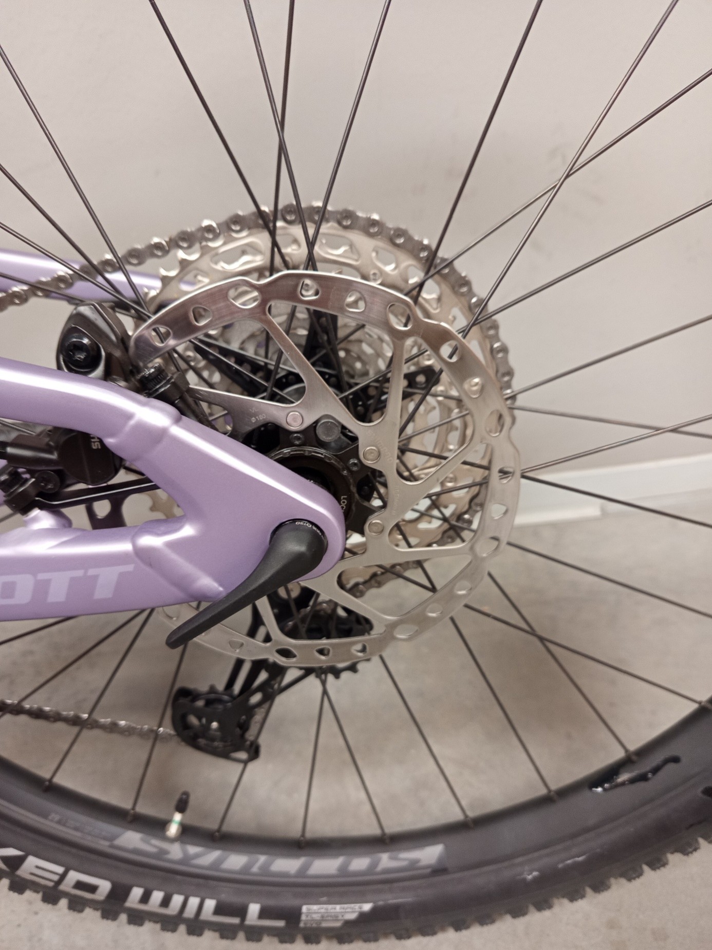 Lumen eMTB 920 w kolorze fioletowo-liliowym (towar z retur)