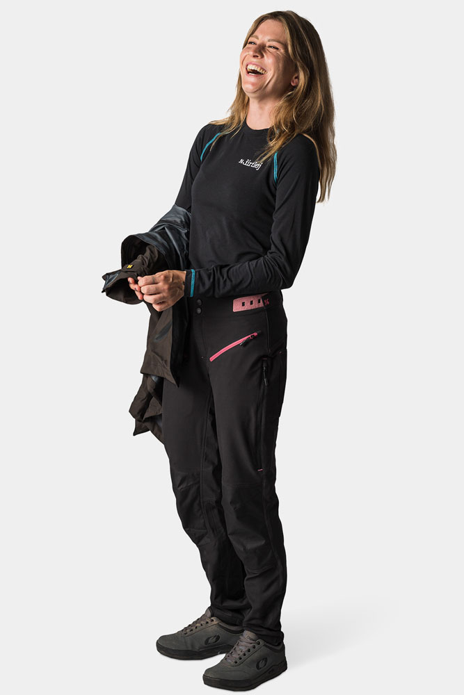 dirtlej_Trailscout-long-flex-black-label-Damen-MTB-Hose_20220132_ (3).jpg