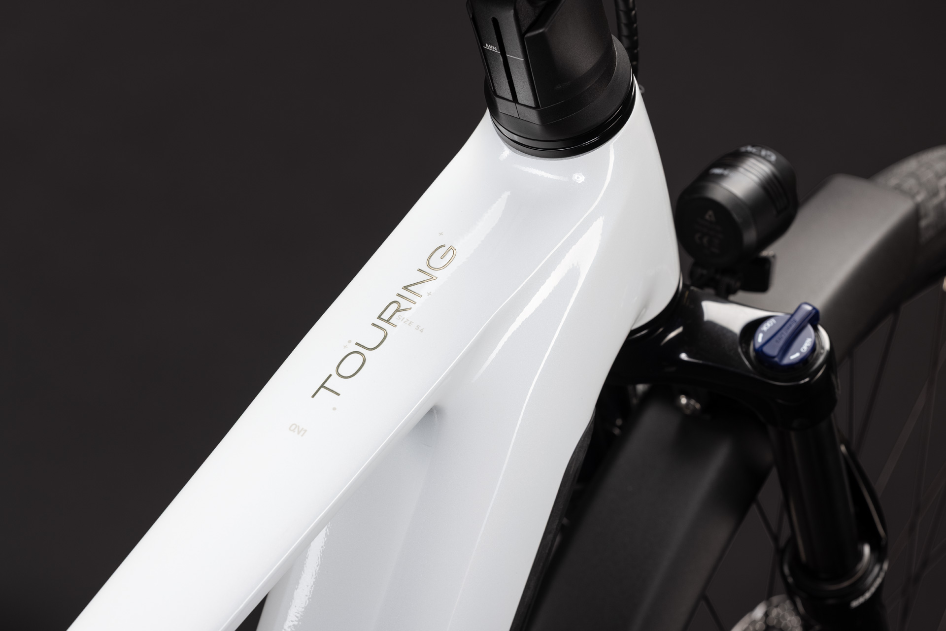 Touring Hybrid ONE 600 metallicwhite´n´chrome