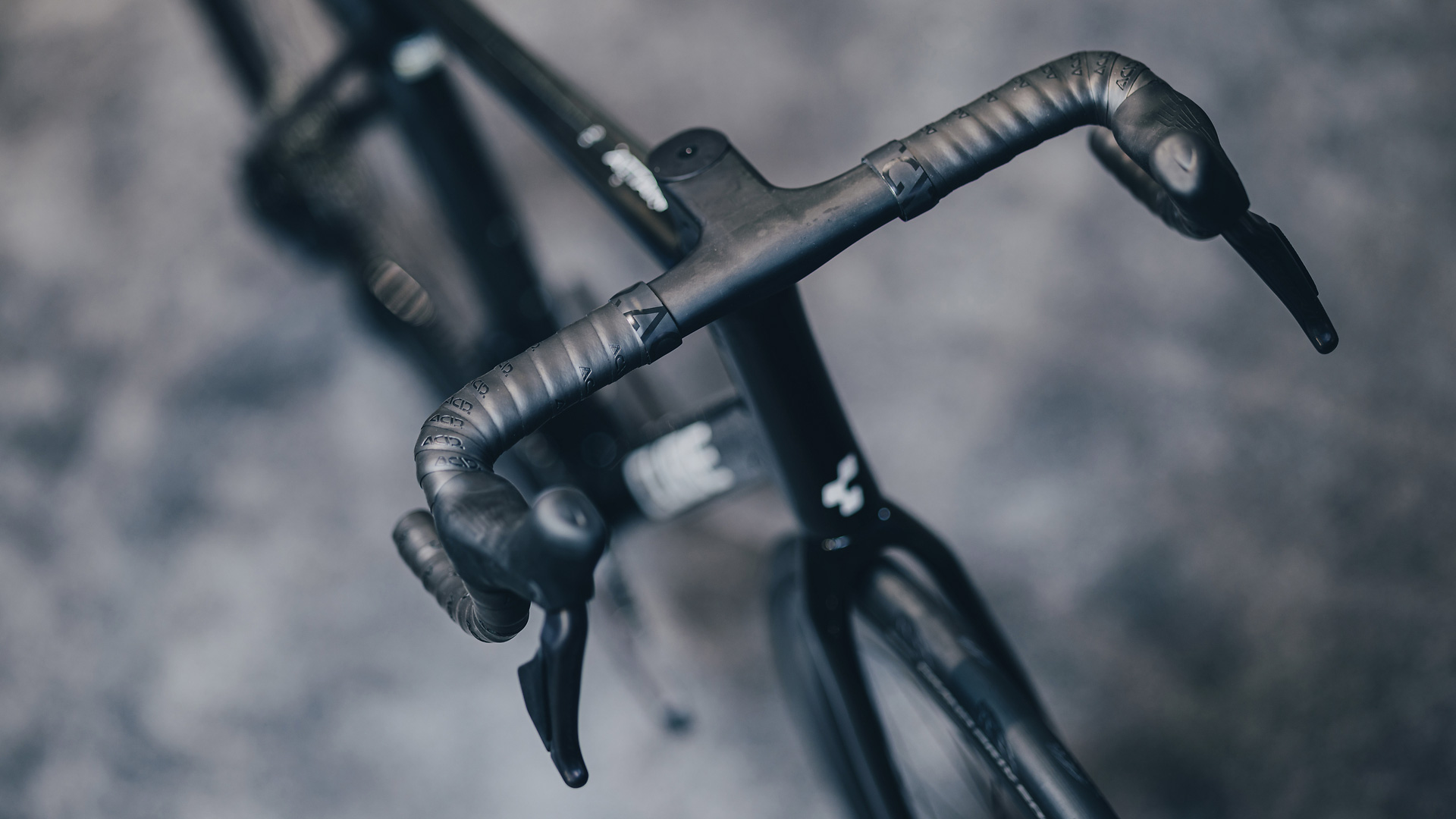 Attain C:62 SLT carbon´n´blue