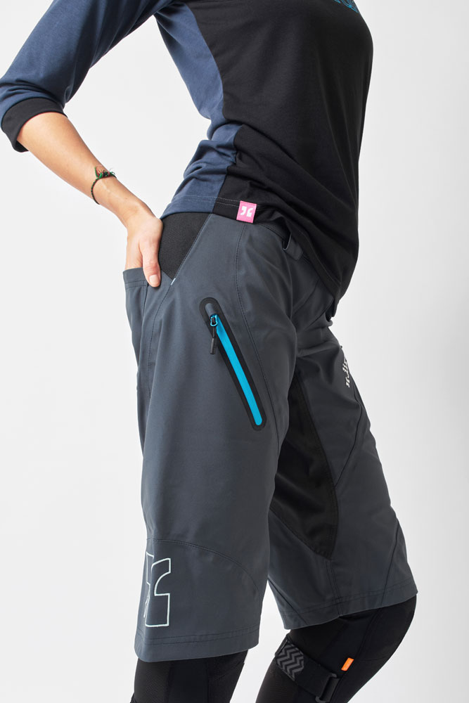 Dirtlej_Trailscout_Waterproof_Damen_MTB_Shorts_20220011_7.jpg