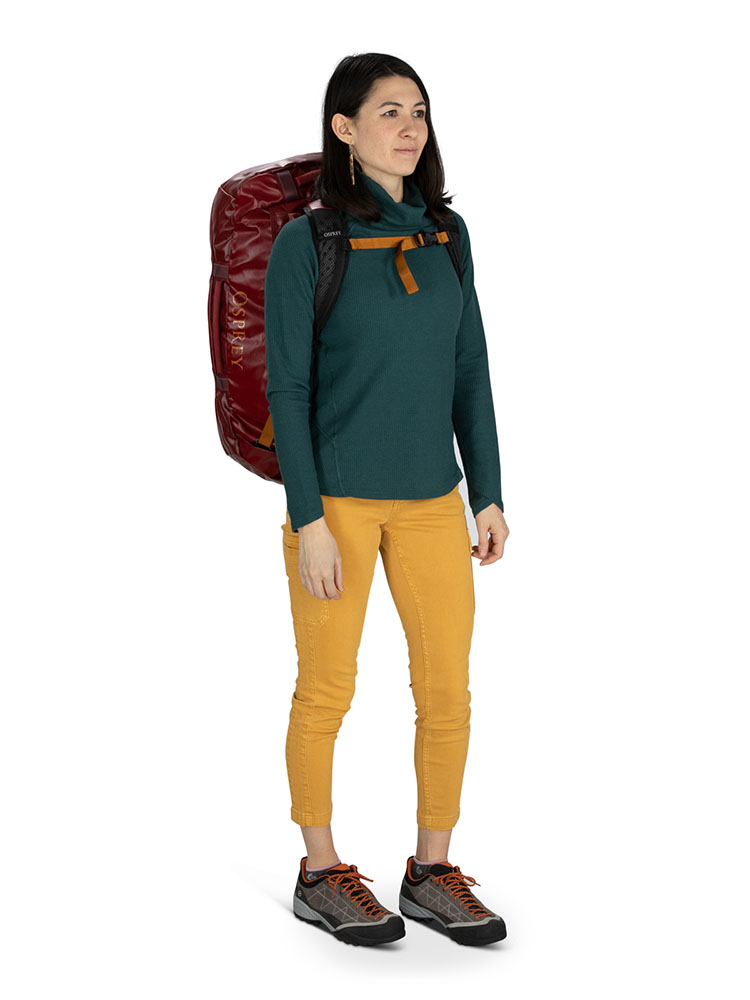 TransporterDuffel_65L_RedMountain_Detail_1.jpg