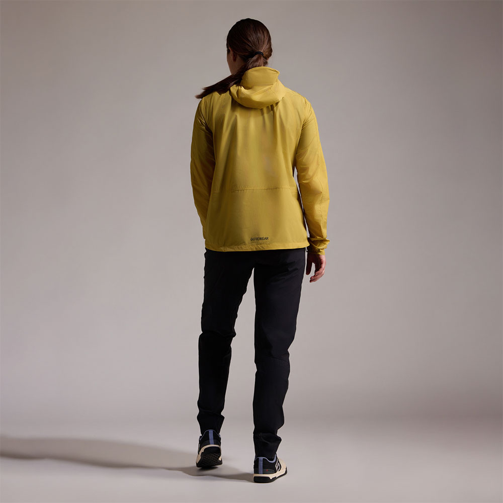 Gore_101134-DD00_Fernflow_Hooded_Windbreaker_Damen_Windjacke (6).jpg