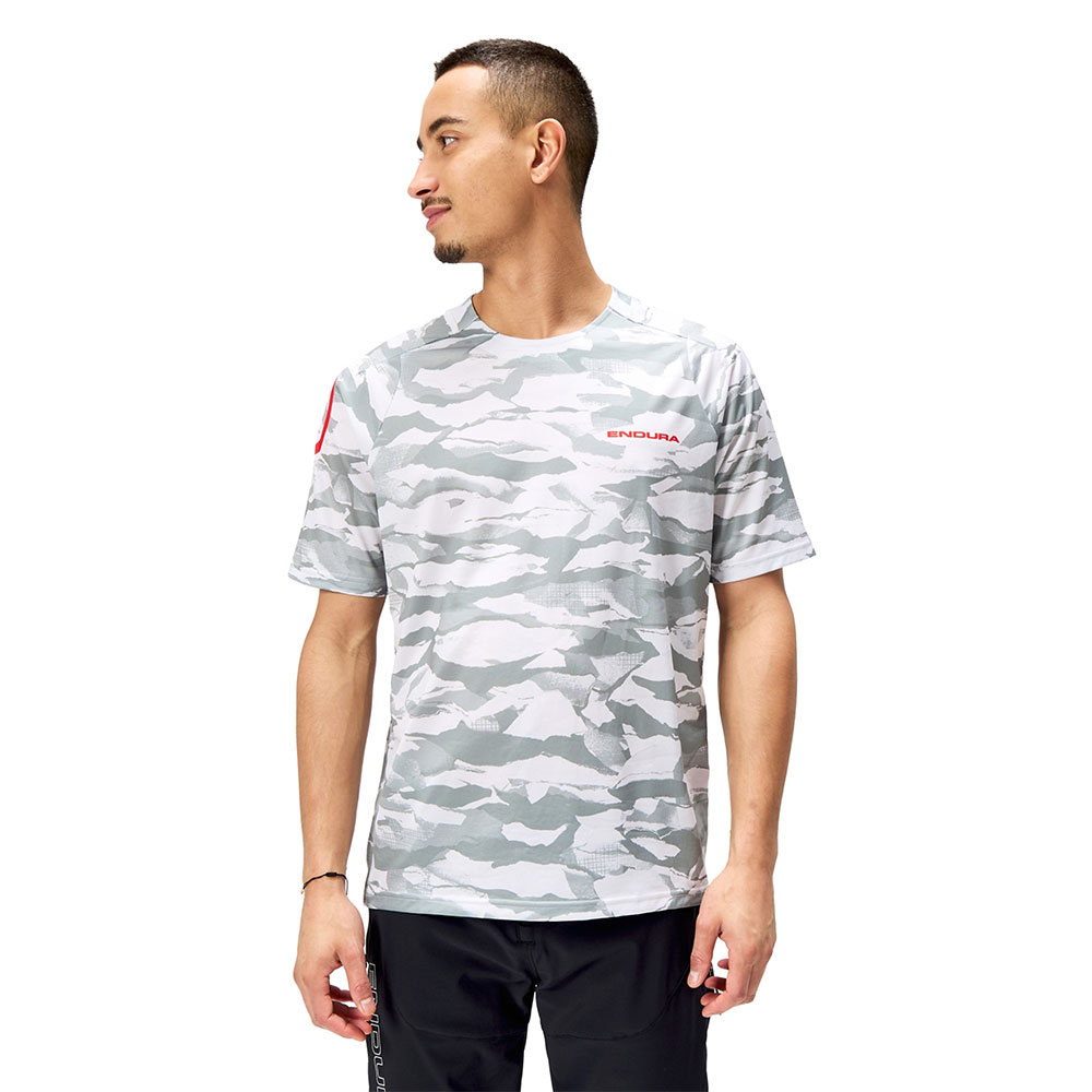 Endura_E5113HA_Mountain Camo_MTB_Trikot (2).jpg