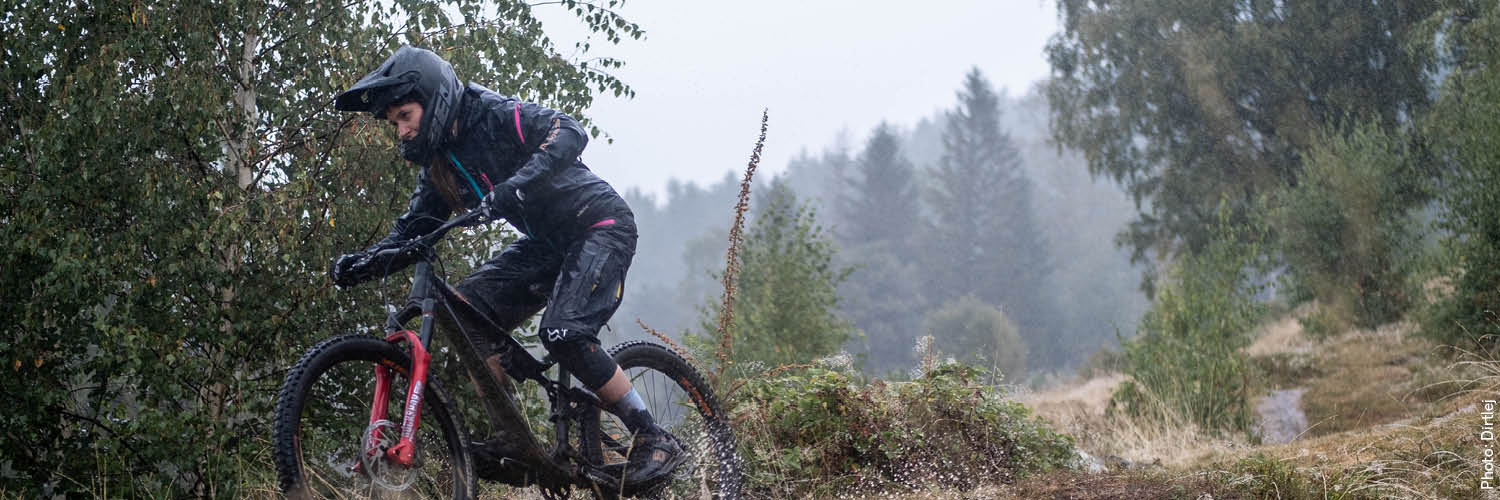 bekleidung_damen_regenbekleidung_dirtsuits.jpg