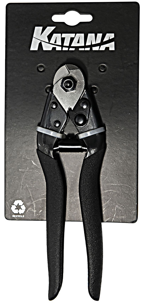 Katana-Zange-schwarz-mit-Verpackung.jpg