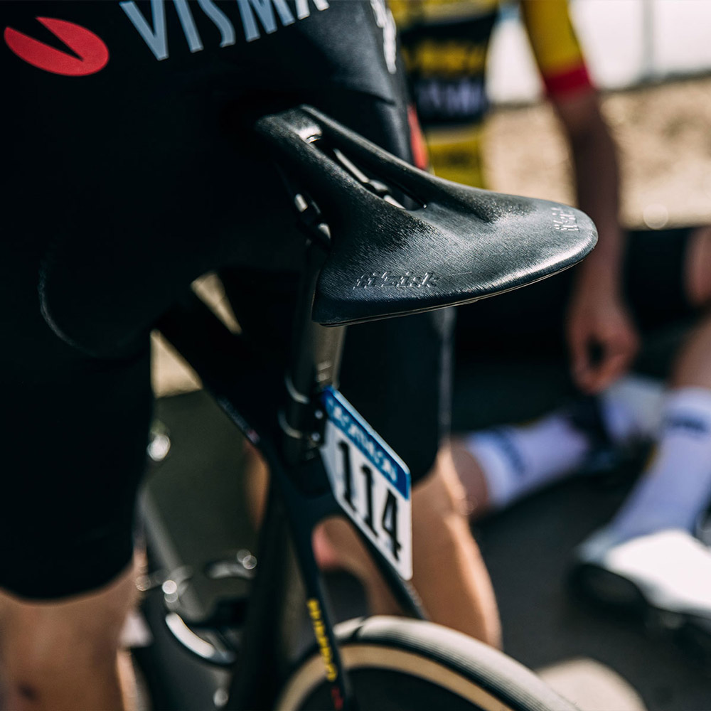 fizik-Vento-Antares-00-Sattel-77E9Y00A0E000-7.jpg