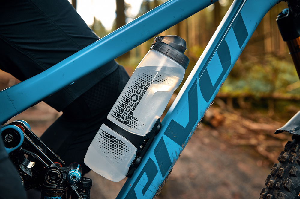 FIDLOCK_bottle800_clear_preview.jpg
