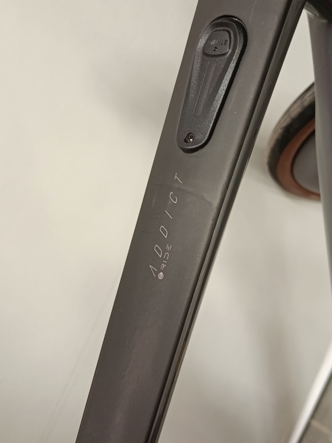 Addict RC eRIDE 10 Grey Green (nowy produkt z wadą lakierniczą)