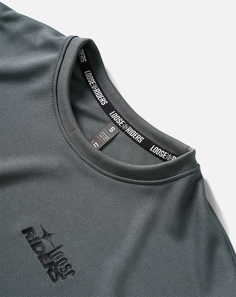 LooseRiders_LR-TMJL-2512_Essentials_MTB_Langarmtrikot (3).jpg