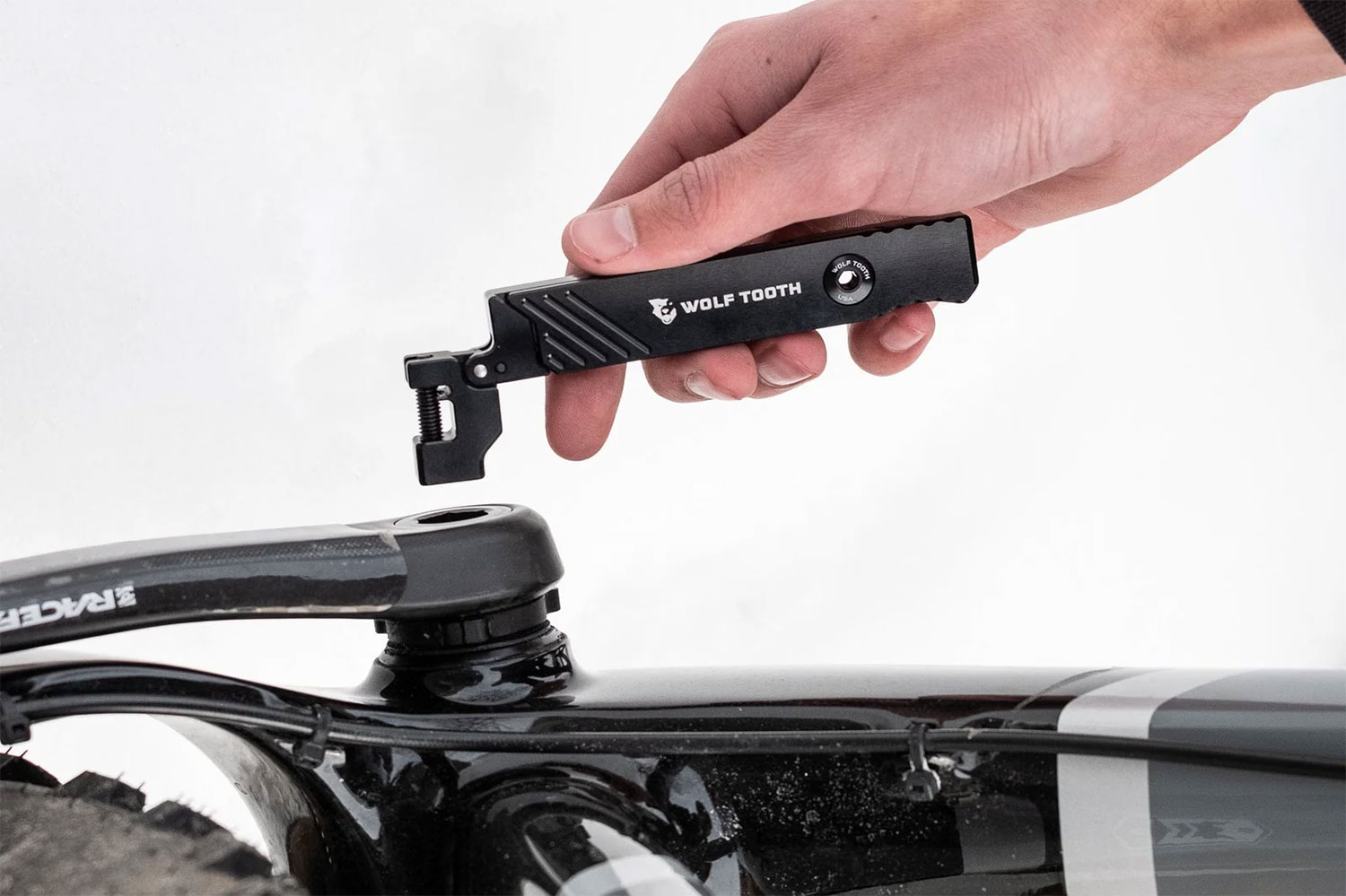Strumento per la sostituzione della catena a 8 bit + coltello multifunzione