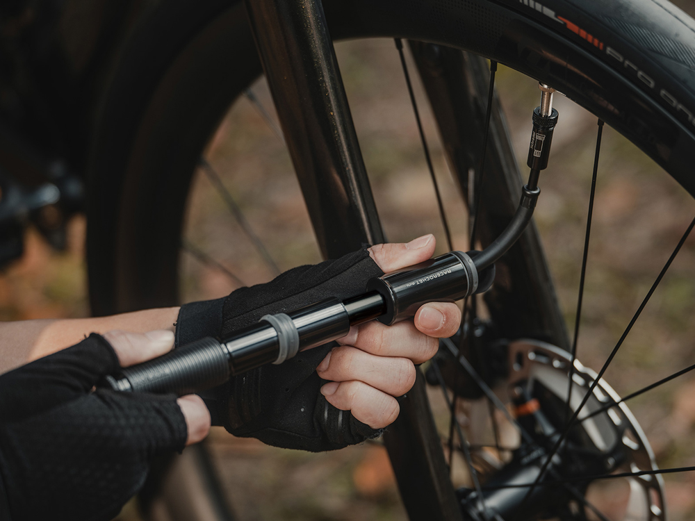 topeak TRR-M1B 20130563 RaceRocket Mini Minipumpe  (4).jpg