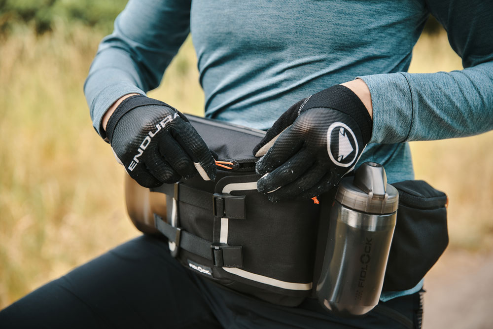fidlock HB-20001-00001(BLK) 20136158 Hip Belt Double + bottle 450 - Hüfttasche  (18).jpg