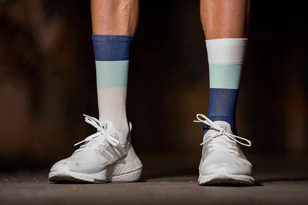 incylence_ultralight-mirrored-socken_01020211_4.jpg