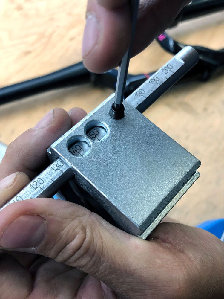 Unior Tools 623417 20129630 Steuerrohr Schneidführung Profi 16042PLUS  (2).jpg