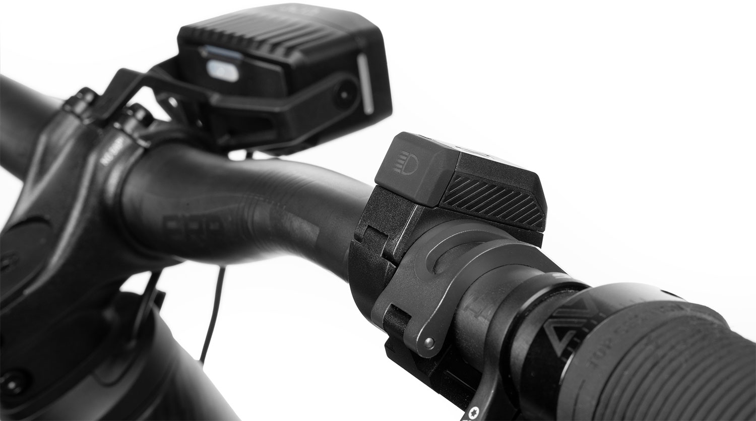 Pro-E 300 WIDE HB X-Connect – przedni reflektor do roweru elektrycznego