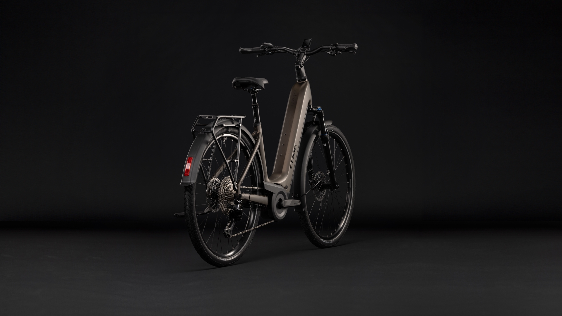 Touring Hybrid Pro 800 metallicumbra´n´black Easy Entry