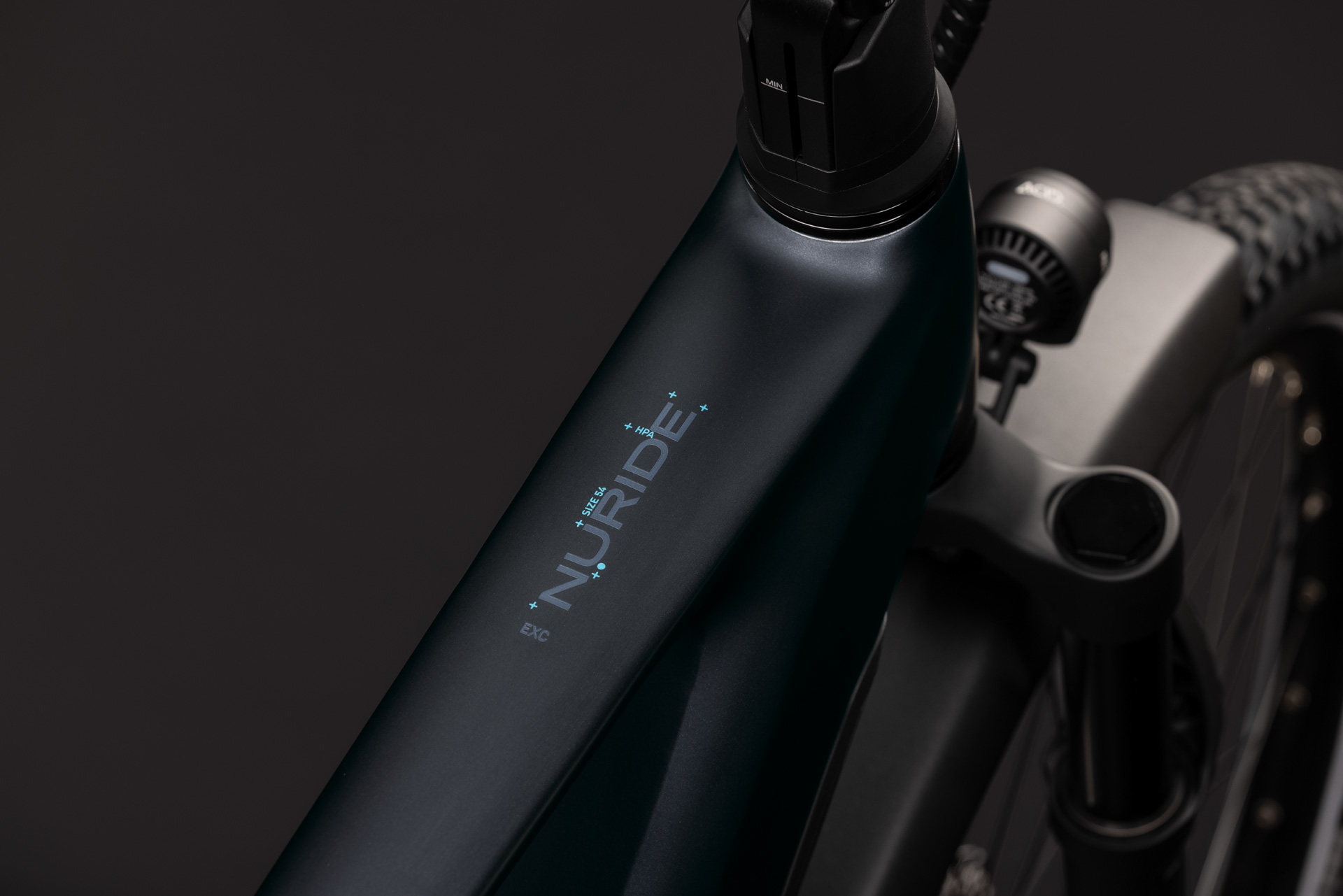 Nuride Hybrid EXC 800 coal´n´chrome