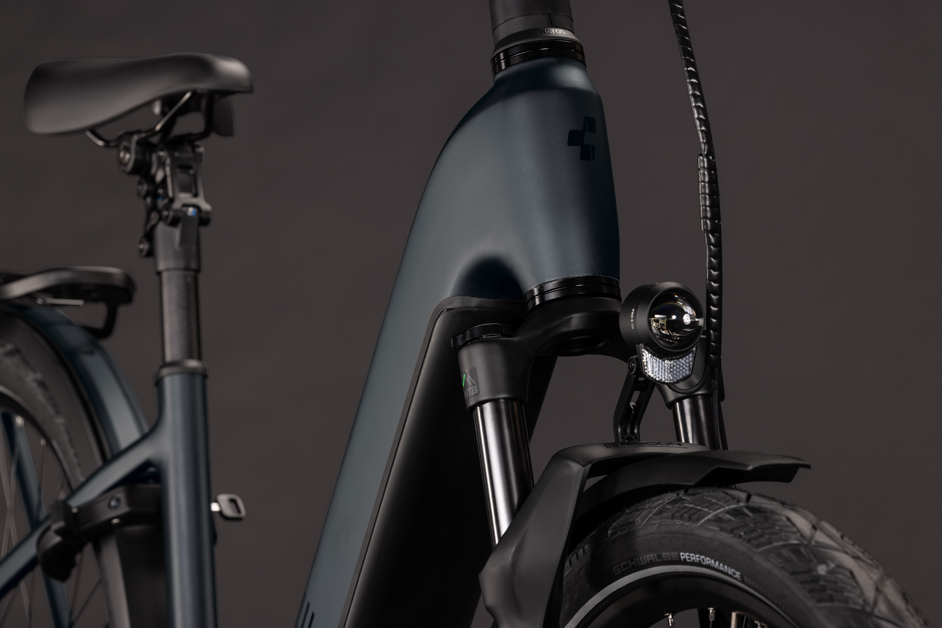 Kathmandu Hybrid Pro 800 coal´n´black Easy Entry
