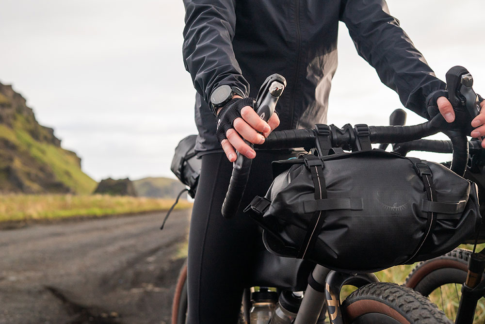 Osprey-Escapist_Handlebar_Bag_Black_10005856-(6).jpg