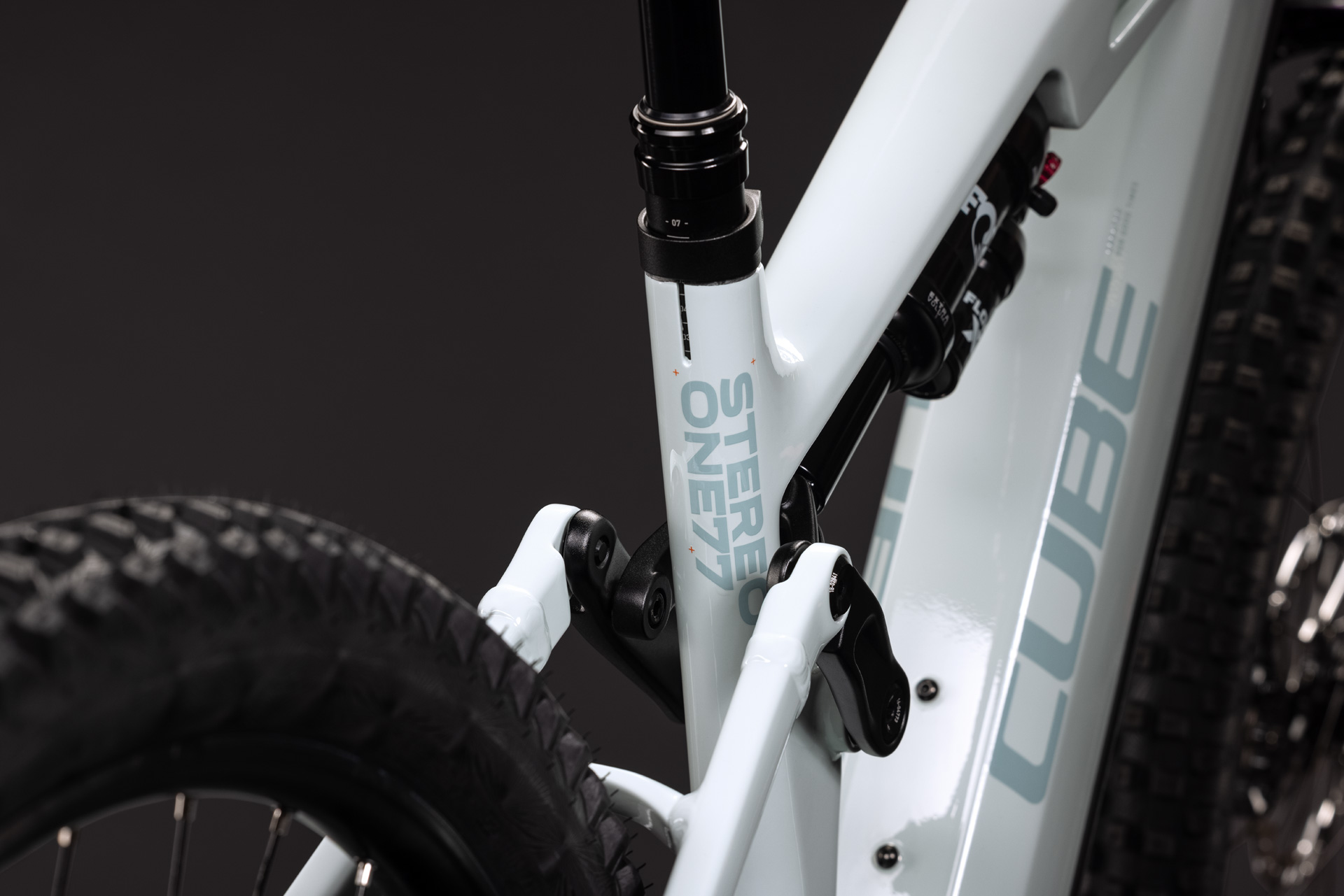Stereo Hybrid ONE77 HPC SLX 800 hintofmint´n´orange