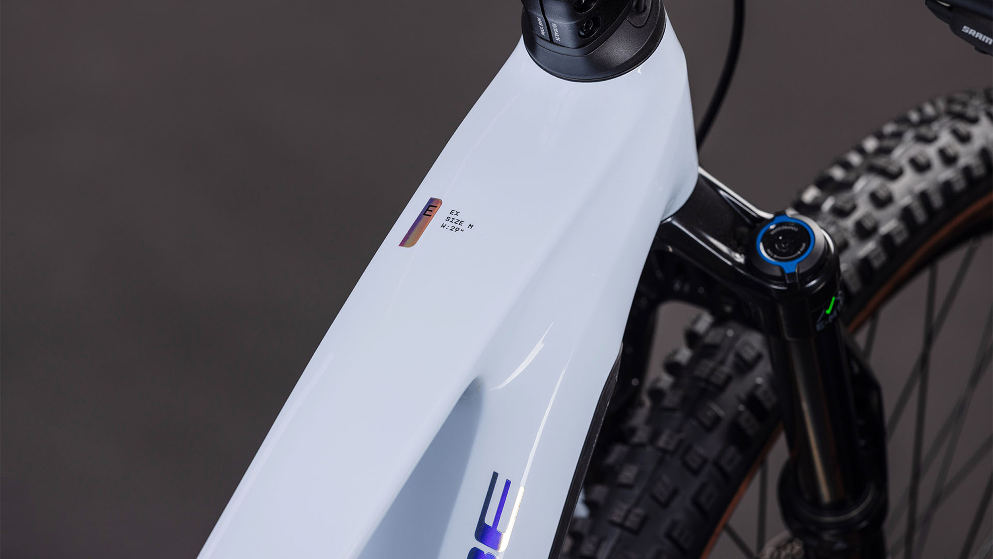 cube 102220 20161579 Stereo Hybrid ONE44 EX 800 iceblue´n´prism  (2).jpg