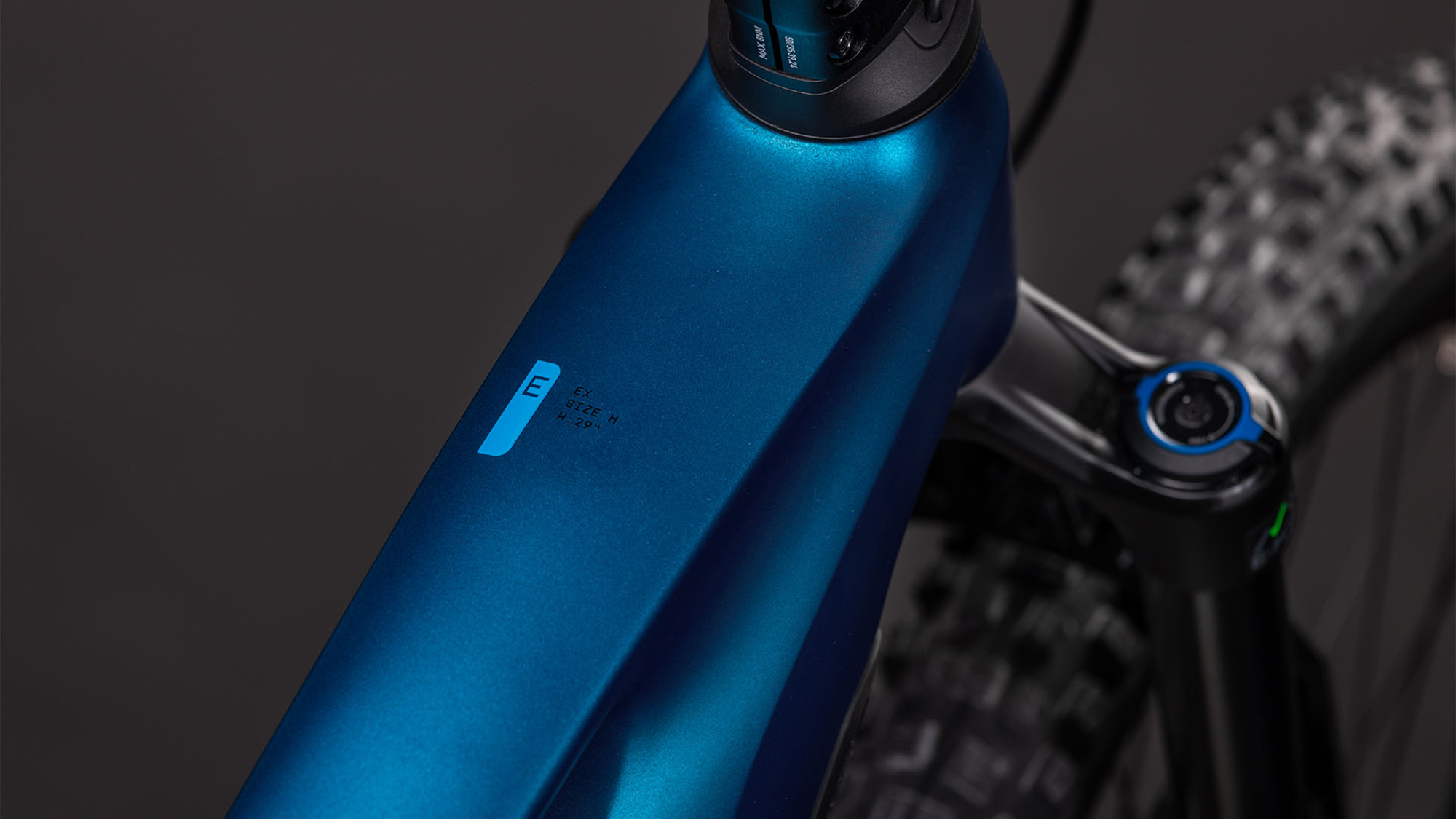Cube-102210-20161578-Stereo-Hybrid-ONE44-EX-800-electricblue´n´blue--(2).jpg
