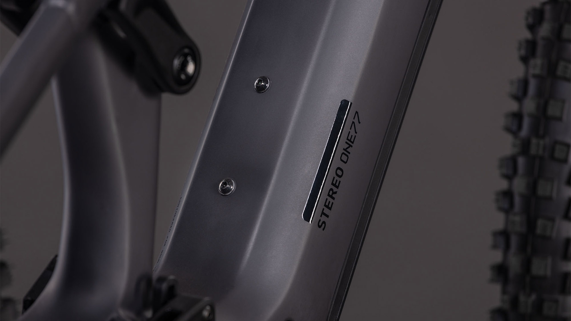 cube 103100 20161596 Stereo Hybrid ONE77 HPC Race 800 irongrey´n´black  (6).jpg