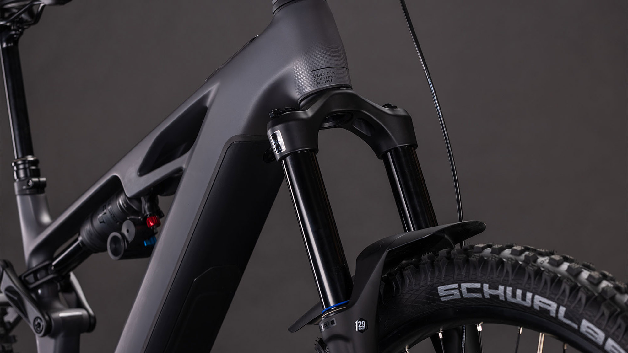 cube 103100 20161596 Stereo Hybrid ONE77 HPC Race 800 irongrey´n´black  (4).jpg