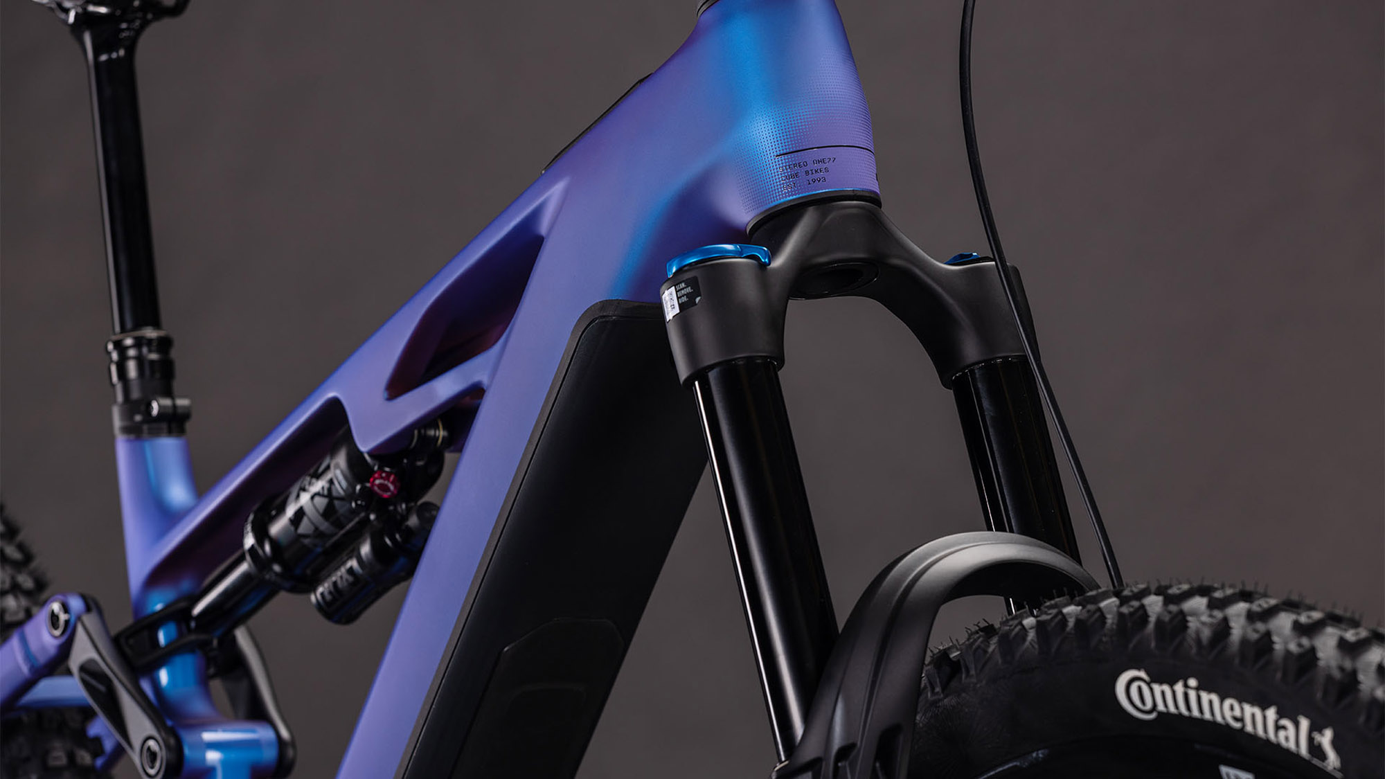 cube 103320 20161601 Stereo Hybrid ONE77 HPC SLX 800 blueiris´n´black  (7).jpg