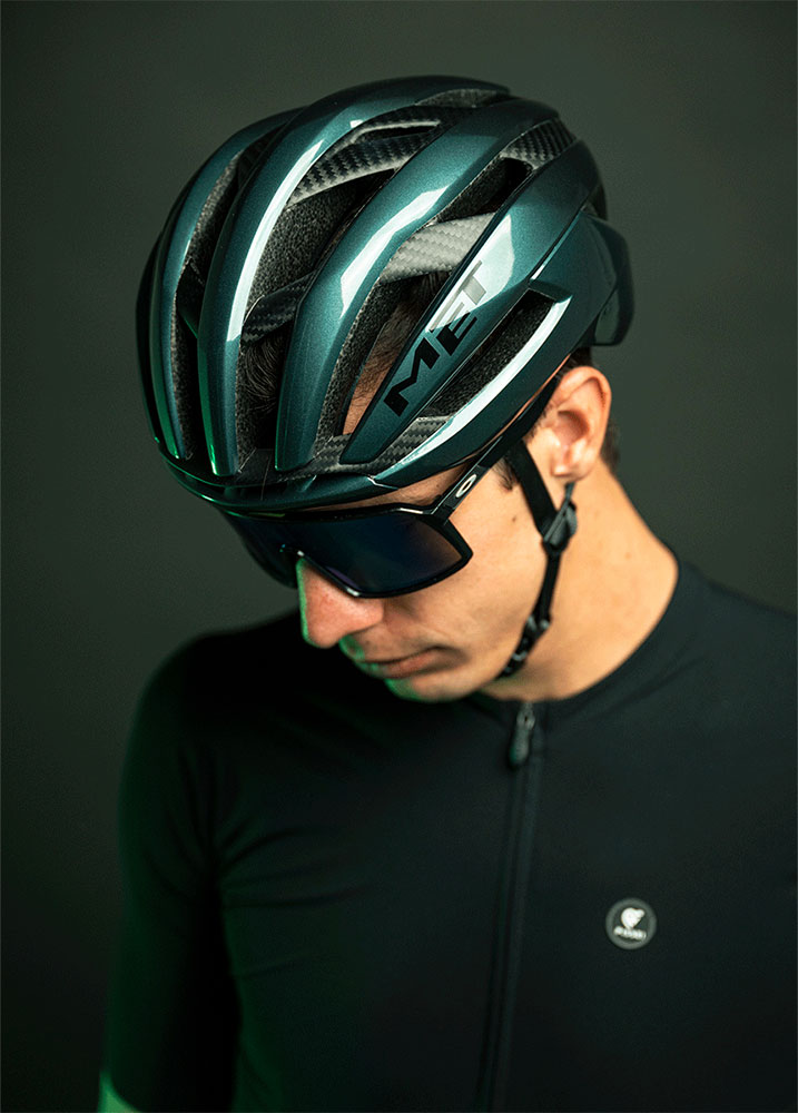 Met_Trenta3kCarbon_GN1 (1).jpg