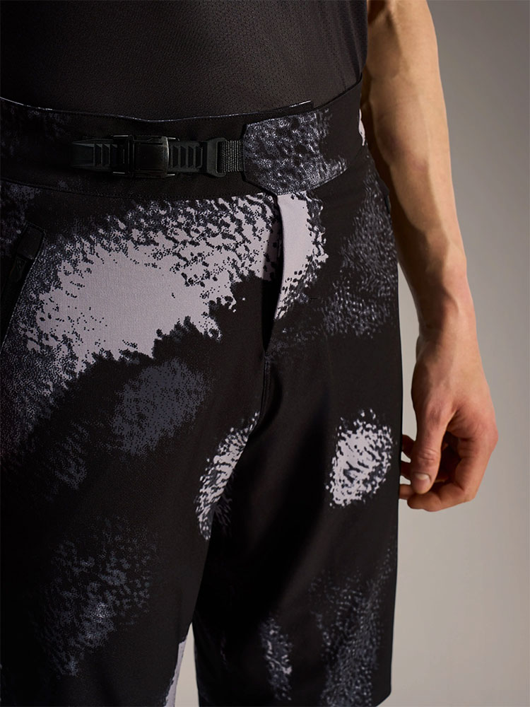 Dura Ride - Pantaloncini da MTB Nero Camo