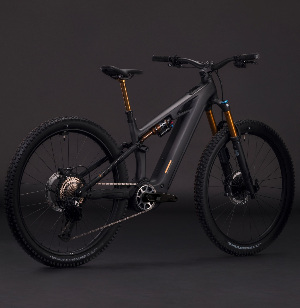 Stereo Hybrid ONE44 HPC AT 800 carbon´n´gold