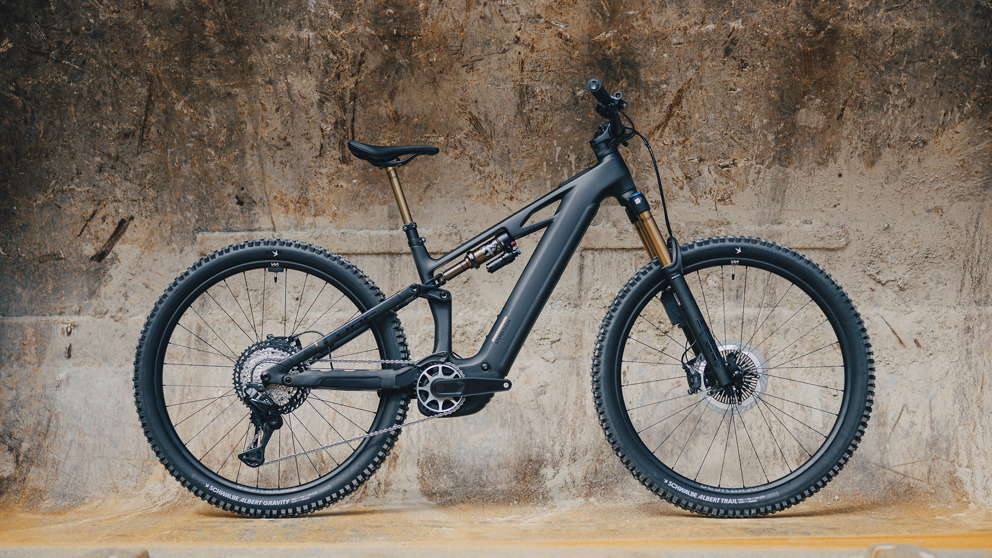 Stereo Hybrid ONE44 HPC AT 800 carbon´n´gold