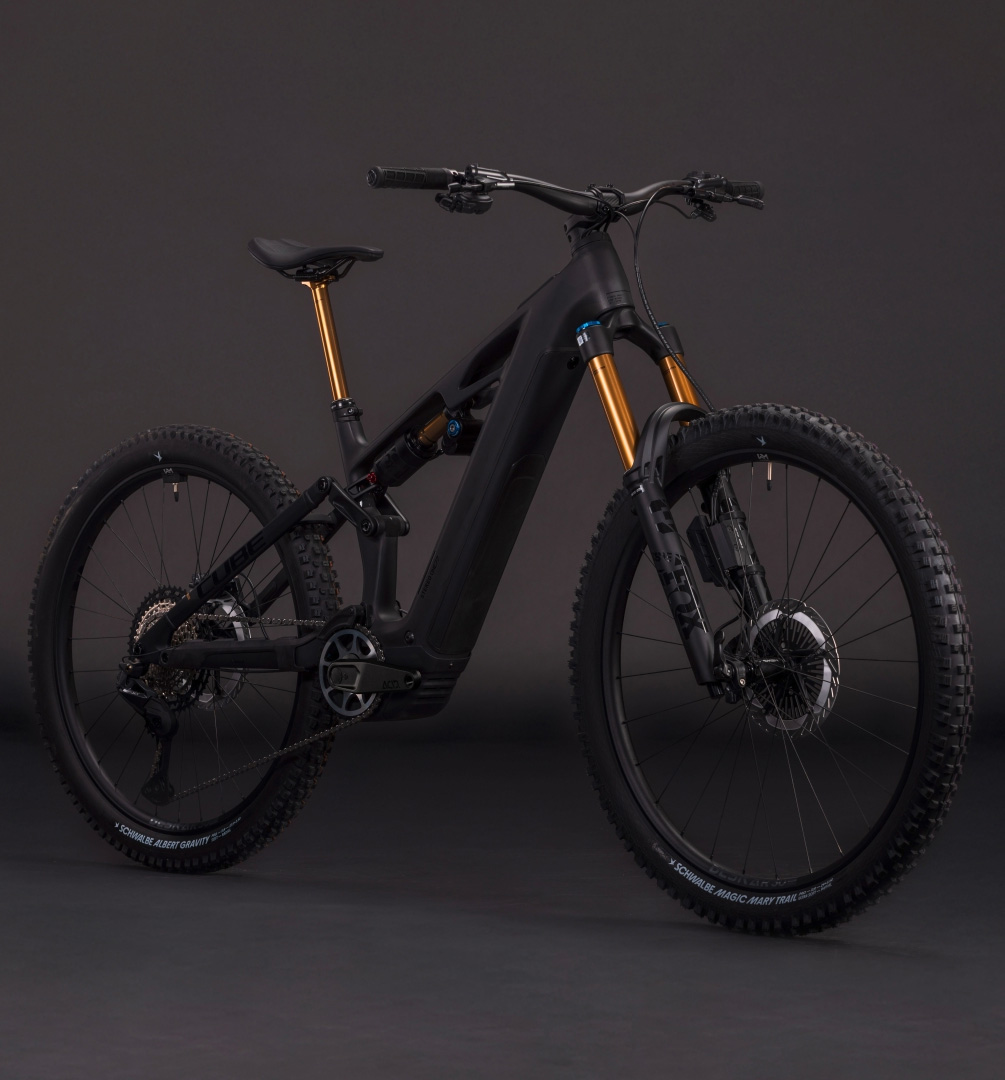 Stereo Hybrid ONE77 HPC AT 800 carbon´n´gold