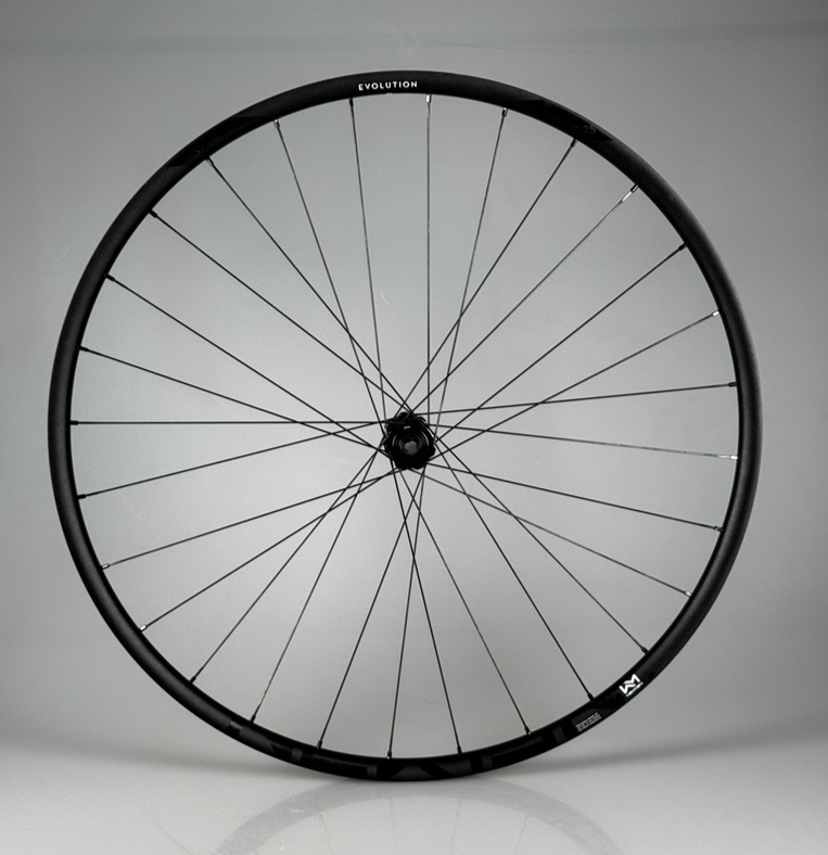 B-WARE / Evolution SL X.R.25 CL Fade R 28" ruota anteriore