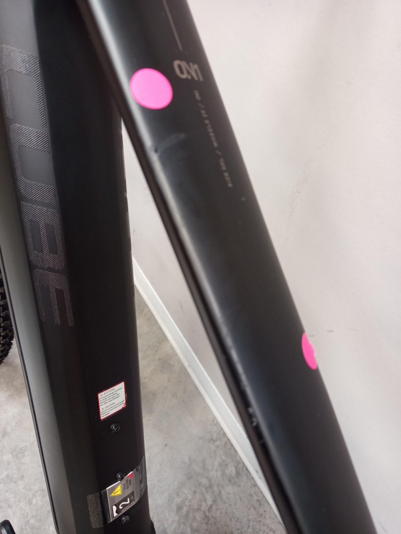 Reaction Hybrid ONE 800 blackline (produit neuf présentant un défaut de peinture)