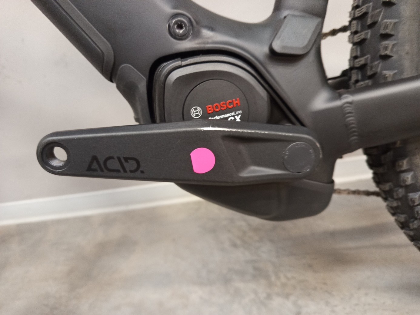 Reaction Hybrid ONE 800 blackline (produit neuf présentant un défaut de peinture)