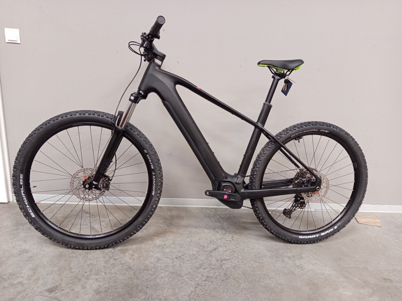 Reaction Hybrid ONE 800 blackline (produit neuf présentant un défaut de peinture)