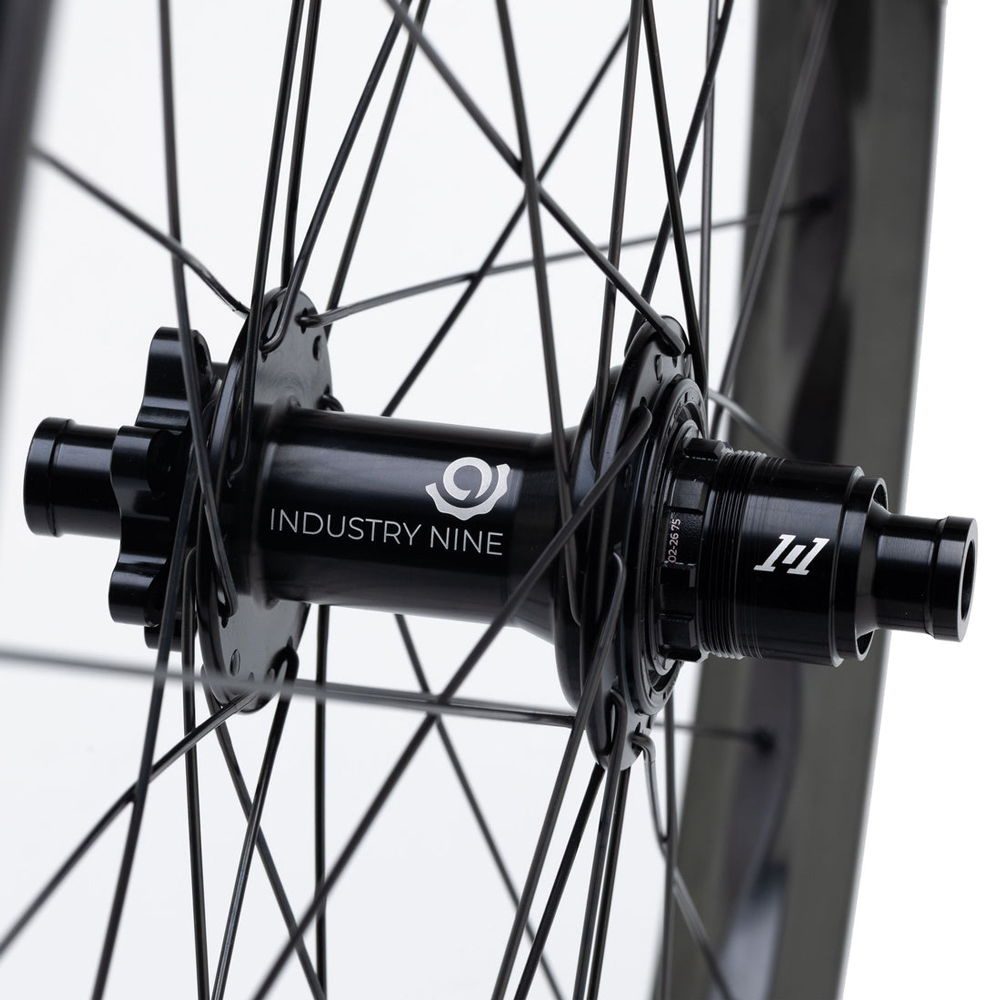 Rueda trasera Triad AL 1/1 de 27,5" con 6 agujeros y eje Boost