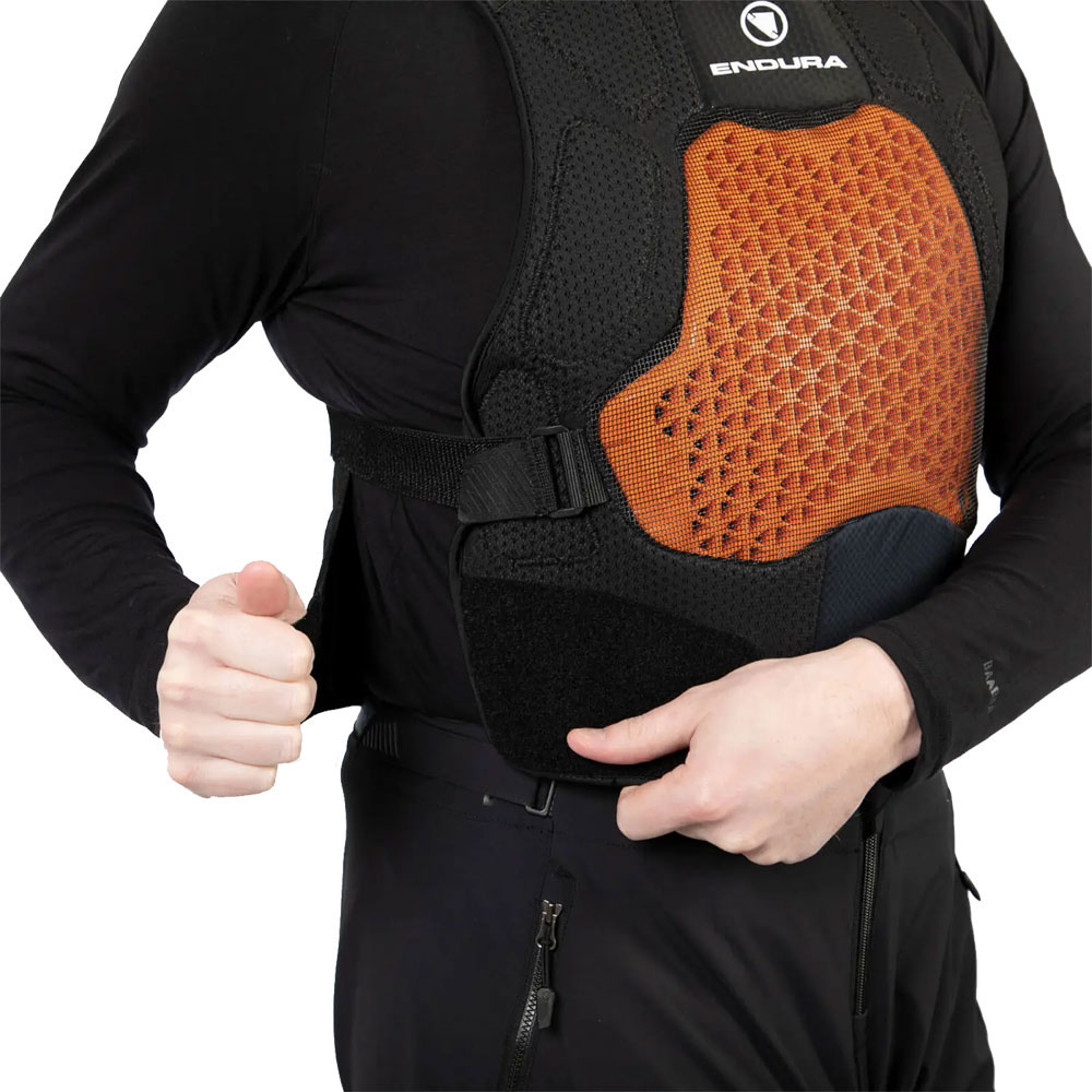 Endura_MT500-D30-Protektorenweste_E1283BKS-M_4.jpg