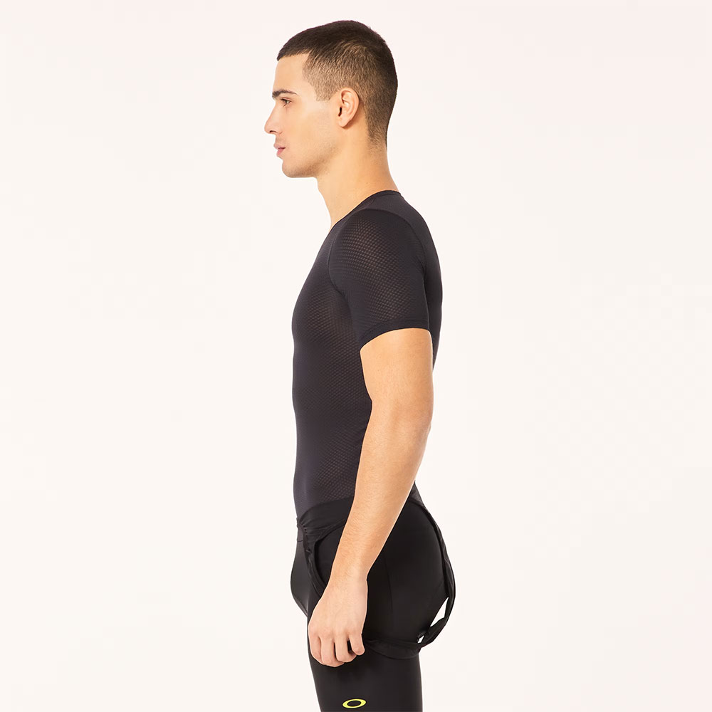Oakley_Endurance-Base-Layer_FOA405477 02E_ (3).jpg
