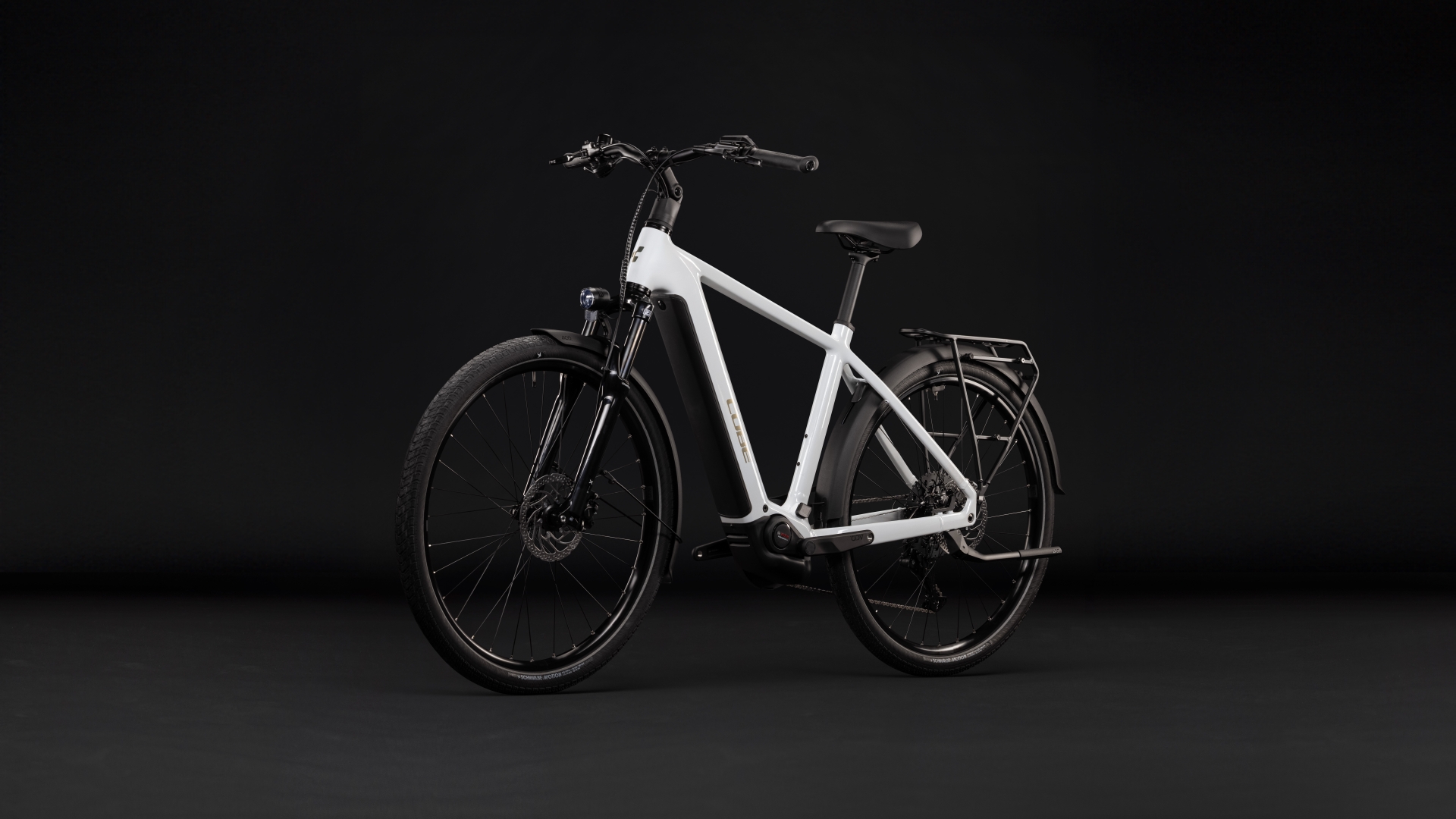 Touring Hybrid ONE 600 metallicwhite´n´chrome