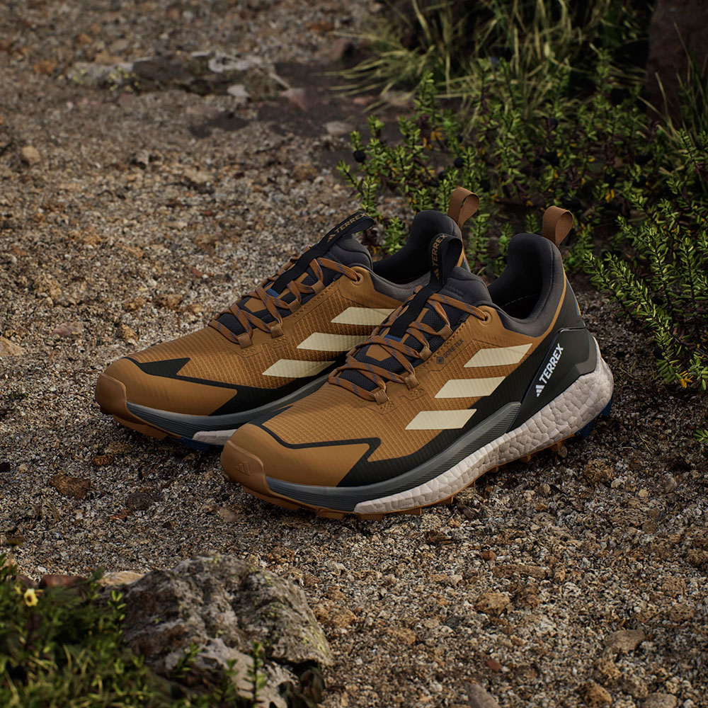 JP5611_18_FOOTWEAR_Photography_HeroMrktng-View-5.jpg