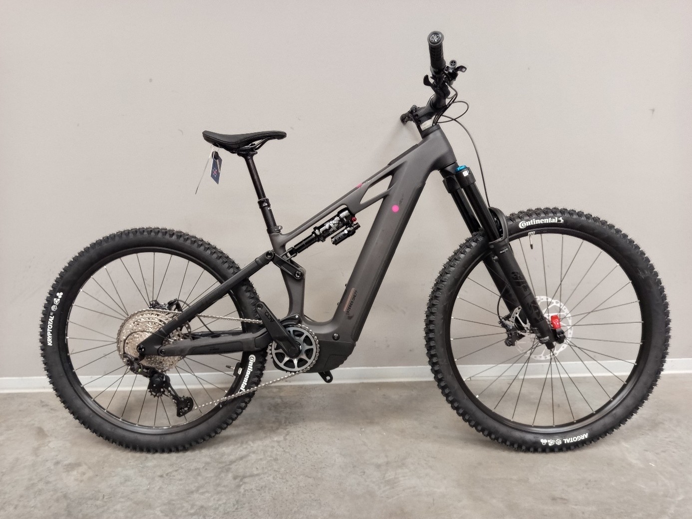 Stereo Hybrid ONE77 HPC SLX 800 blackline (Neuware mit Lackfehler)