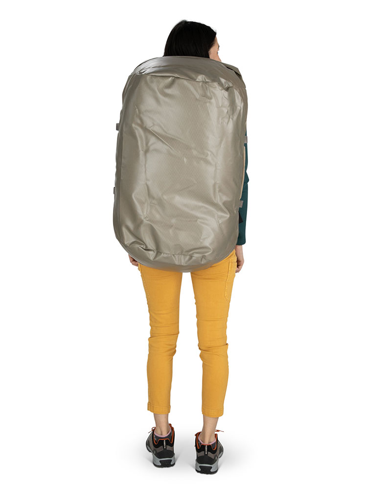 TransporterDuffel_95L_FOnBody1_Detail_2.jpg