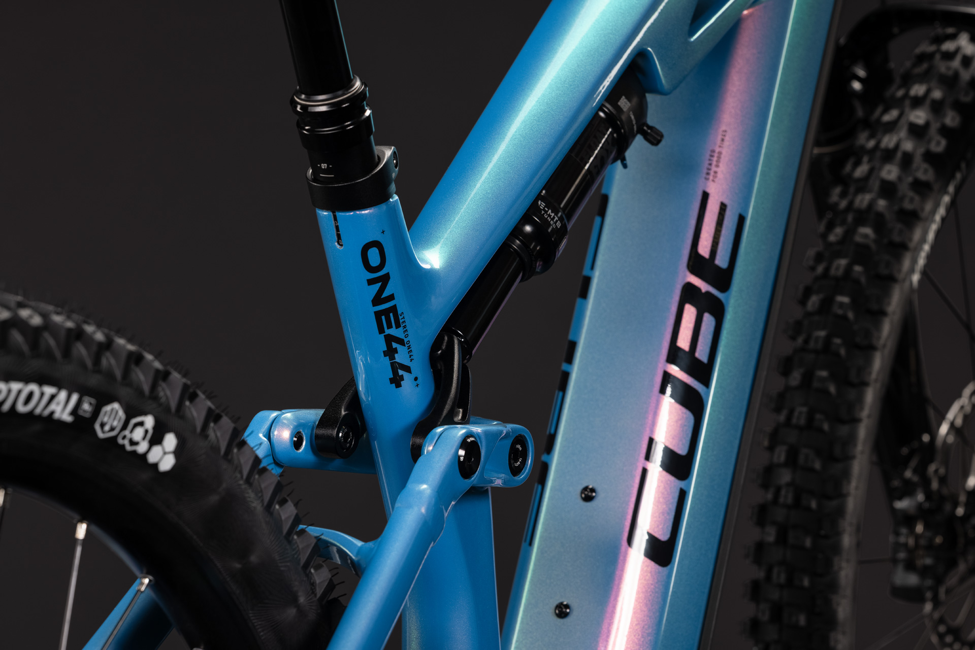 Stereo Hybrid ONE44 HPC SLX 800 dream´n´black