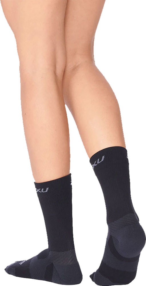 2XU_Vectr-Light-Cushion-Crew-Socken_2X-UA7005E-BLKTTM_ (4).jpg