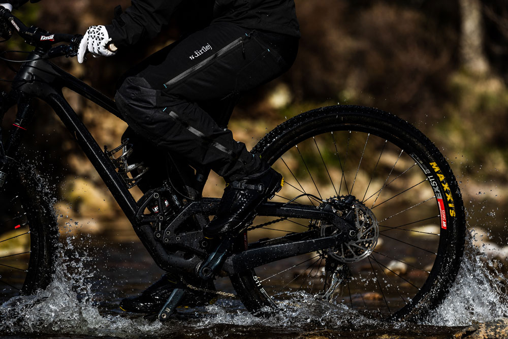 Dirtlej_Trailscout_Waterproof_long_MTB_Hose_20220048_10.jpg