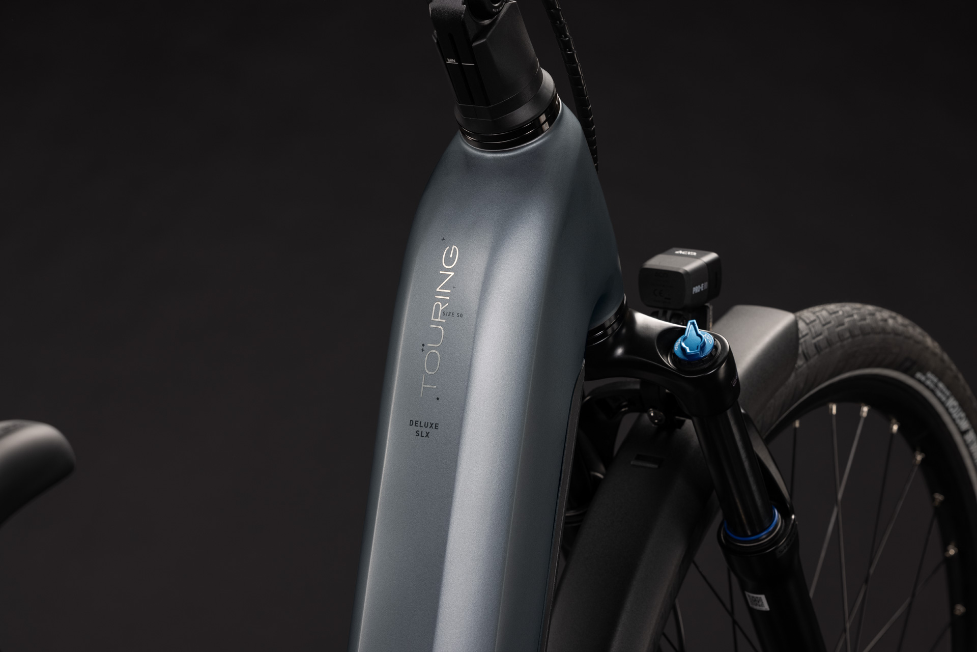 Touring Hybrid Deluxe SLX 800 gris mate y cromo, con acceso fácil